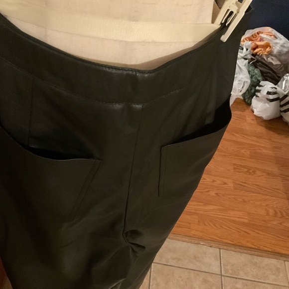 Cato Black Faux Leather Cropped Pullon Pants Size M, NWT - Picture 7 of 15